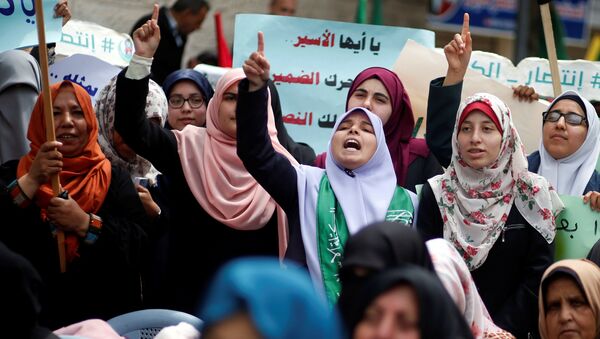 مسيرات حاشدة في غزة لإحياء يوم الأسير الفلسطيني  - سبوتنيك عربي