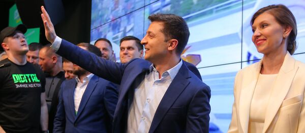 فوز الممثل الكوميدي زيلينسكي بالانتخابات الرئاسية في أوكرانيا فوز الممثل الكوميدي زيلينسكي بالانتخابات الرئاسية في أوكرانيا - سبوتنيك عربي