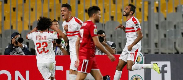 لاعبو نادي الزمالك المصري يحتفلون بتسجيل هدف في مبارة النادي مع نادي النجم الساحلي التونسي في بطولة الكونفدرالية - سبوتنيك عربي