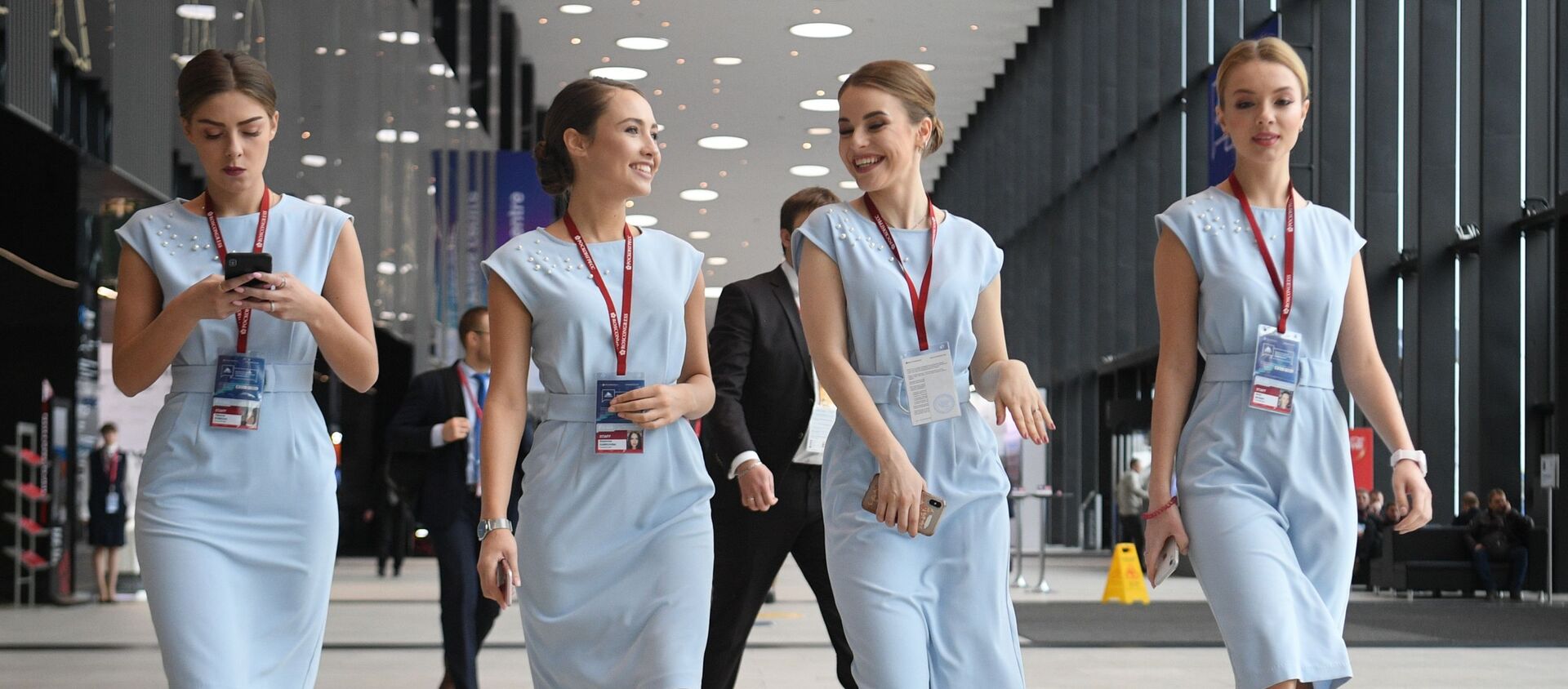 فتيات في منتدى المنطقة القطبية الشمالية الدولي: المنتدى الدولي لإقليم الحوار في سان بطرسبورغ - سبوتنيك عربي, 1920, 13.09.2021