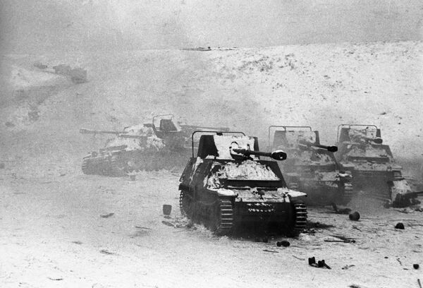 معركة تسبب للغزاة هلعا من الدبابات الروسية - سبوتنيك عربي