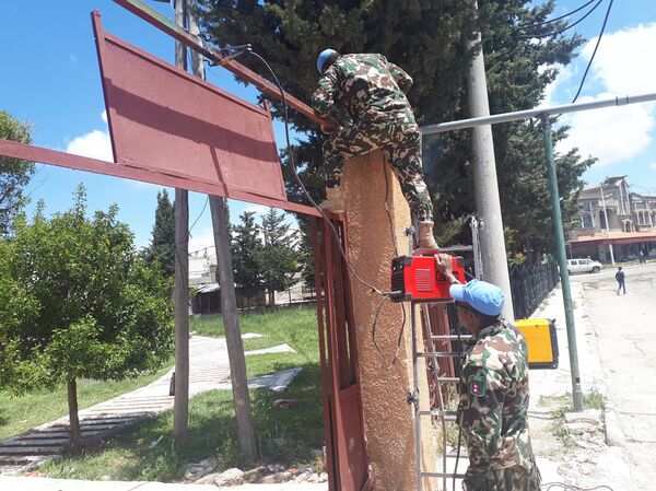 جنود (أندوف) يعيدون ترميم ملاعب الأطفال في بلدات المنطقة العازلة بالجولان - سبوتنيك عربي