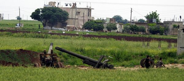 رصد لحظة تدمير أحد مقرات تنظيم أنصار التوحيد بريف حماة - سبوتنيك عربي