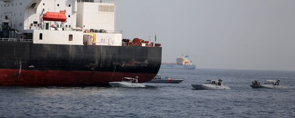 سفينة في ميناء الفجيرة في الإمارات - سبوتنيك عربي