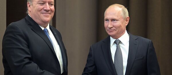 فلاديمير بوتين ومايك بومبيو في سوتشي فلاديمير بوتين ومايك بومبيو في سوتشي - سبوتنيك عربي