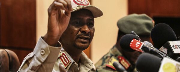 قائد قوات الدعم السريع، نائب رئيس المجلس العسكري بالسودان، محمد حمدان دقلو، المعروف بـحميدتي - سبوتنيك عربي