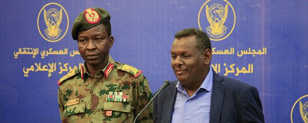 مؤتمر صحفي مشترك بين المتحدث باسم المجلس العسكري في السودان، شمس الدين كباشي وممثل قوى الحرية والتغيير، مدني عباس مدني - سبوتنيك عربي
