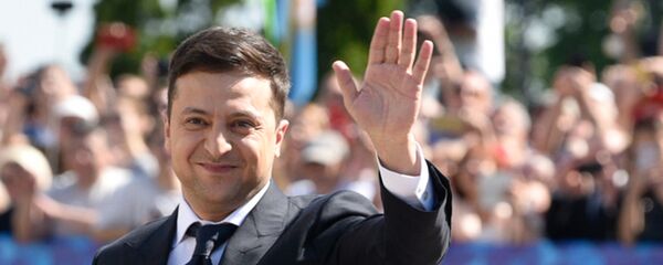 فلاديمير زيلينسكي يؤدي اليمين الدستوري في قاعة البرلمان ويتولى منصب رئيس أوكرانيا، كييف 20 مايو/ أيار 2019 - سبوتنيك عربي