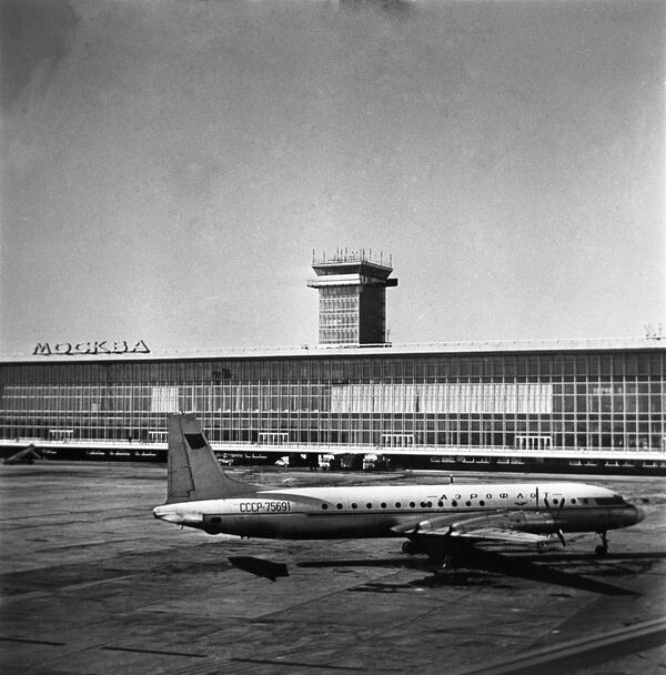 طائرة الركاب السوفييتية إيل-18 طائرة الركاب السوفييتية إيل-18 - سبوتنيك عربي
