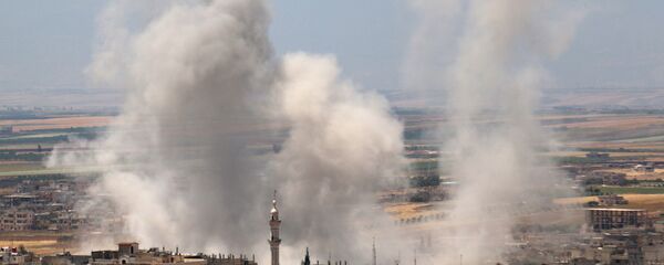 تصاعد الدخان بعد قصف من قبل قوات الحكومة السورية لمدينة خان شيخون في الريف الجنوبي لمحافظة إدلب الذي يسيطر عليه الإرهابيون، سوريا 29 مايو/ أيار 2019 تصاعد الدخان بعد قصف من قبل قوات الحكومة السورية لمدينة خان شيخون في الريف الجنوبي لمحافظة إدلب الذي يسيطر عليه الإرهابيون، سوريا 29 مايو/ أيار 2019 - سبوتنيك عربي