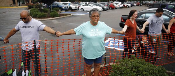 وقفة احتجاجية رداً على إطلاق نار في مبنى البلدية في فرجينيا بيتش - سبوتنيك عربي