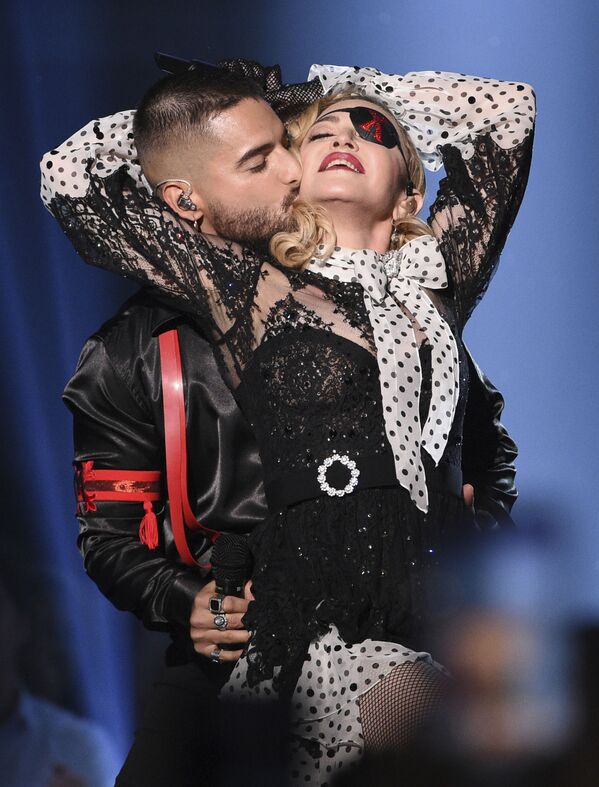 المغنية مادونا خلال الحفل الغنائي Billboard Music Awards في لاس فيغاس، 2019 المغنية مادونا خلال الحفل الغنائي Billboard Music Awards في لاس فيغاس، 2019 - سبوتنيك عربي