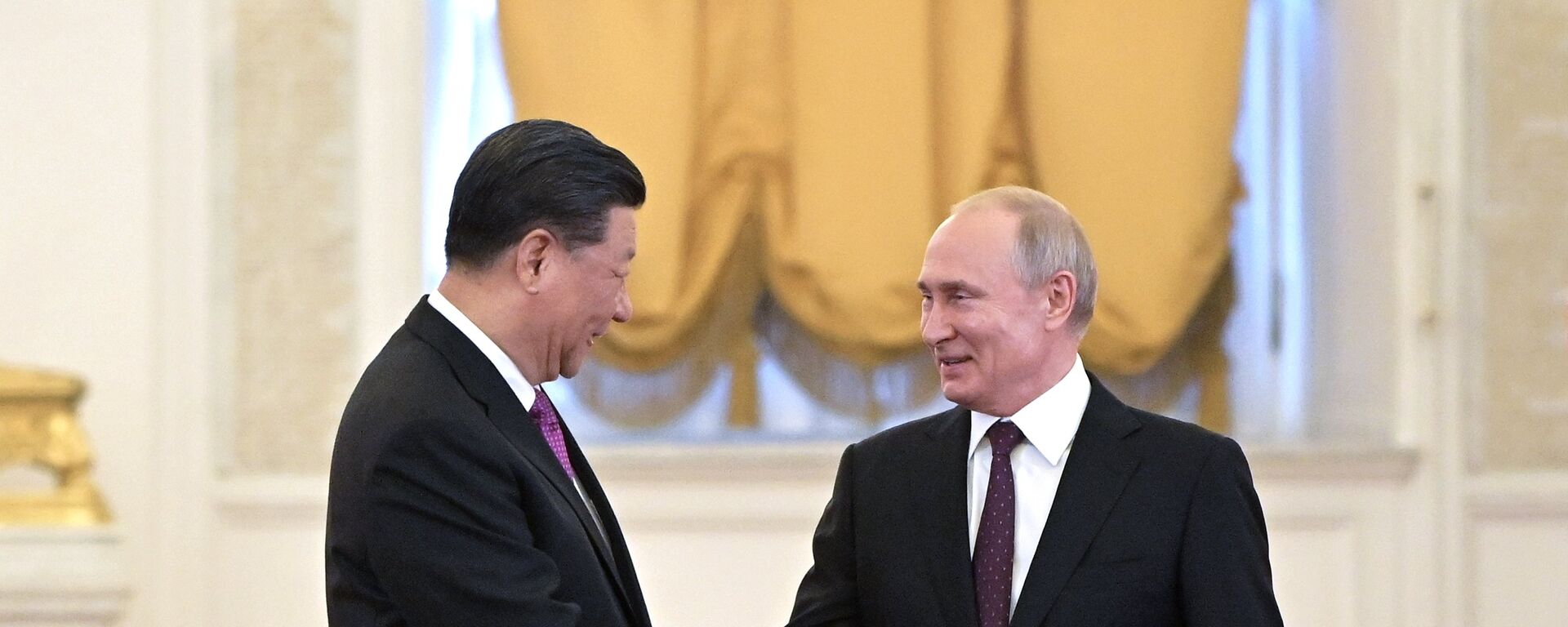 الرئيس فلاديمير بوتين يلتقي مع نظيره الصيني شي جين بينغ في الكرملين، موسكو 5 يونيو/ حزيران 2019 - سبوتنيك عربي, 1920, 10.03.2023