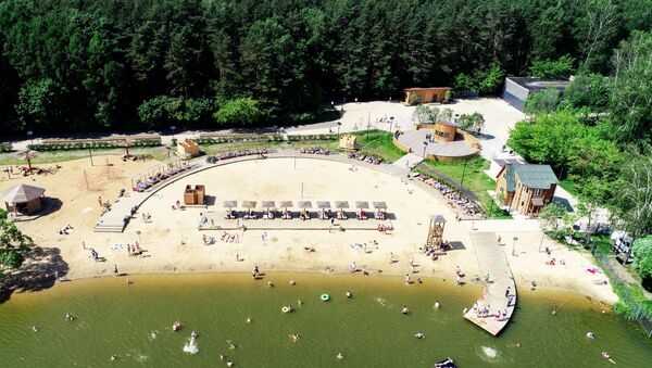 شاطئ في منطقة الترفيه والستجمام ميشيرسكويه في موسكو - سبوتنيك عربي