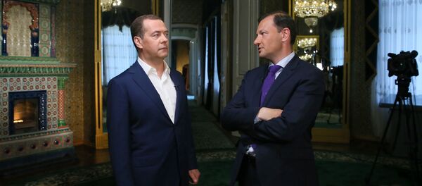 رئيس الوزراء الروسي ديميتري ميدفيديف يعطي مقابلة لبرنامج أخبار يوم السبت لقناة روسيا 1، 30 مايو/ أيار 2019 - سبوتنيك عربي