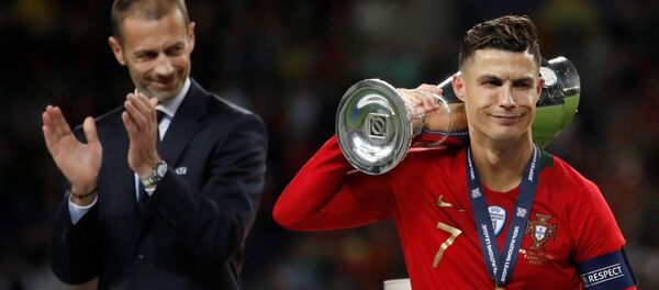 كريستيانو رونالدو بعد التتويج ببطولة دوري أمم أوروبا - سبوتنيك عربي