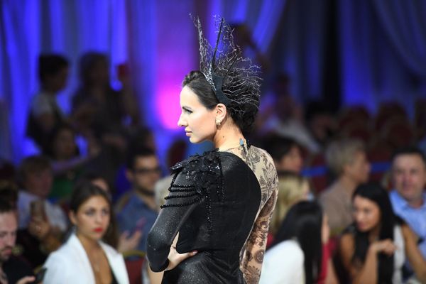 عرض أزياء أيام الموضة العربية (Al Arabia Fashion Days) في إطار أسبوع الأزياء العربية في موسكو - عرض مجموعة من تصاميم كيبوفسكايا (Kibovskaya) - سبوتنيك عربي