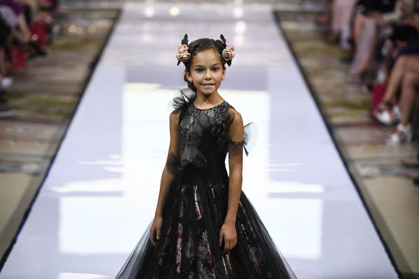 عرض أزياء أيام الموضة العربية (Al Arabia Fashion Days) في إطار أسبوع الأزياء العربية في موسكو - عرض مجموعة من تصاميم كيبوفسكايا (Kibovskaya) - سبوتنيك عربي