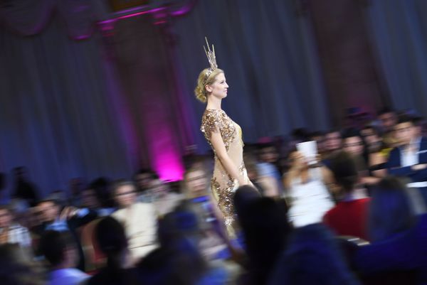 عرض أزياء أيام الموضة العربية (Al Arabia Fashion Days) في إطار أسبوع الأزياء العربية في موسكو - عرض مجموعة من تصاميم كيبوفسكايا (Kibovskaya) - سبوتنيك عربي
