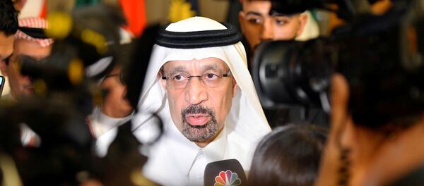 وزير الطاقة السعودي خالد الفالح يتحدث إلى وسائل الإعلام بعد الاجتماع الرابع عشر لأوبك للجنة المراقبة الوزارية المشتركة في جدة - سبوتنيك عربي