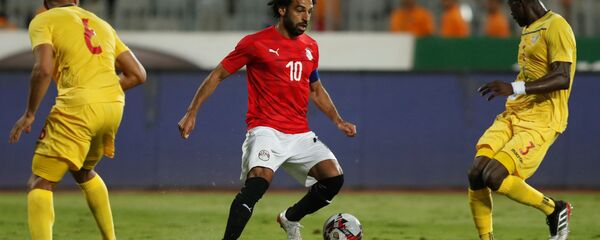محمد صلاح في مباراة مع منتخب مصر - سبوتنيك عربي
