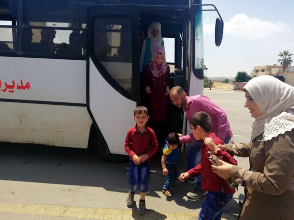 رئيس هجرة نصيب: نحو 22 ألف سوري عادوا من مخيمات الأردن حتى الآن رئيس هجرة نصيب: نحو 22 ألف سوري عادوا من مخيمات الأردن حتى الآن - سبوتنيك عربي