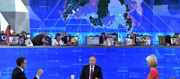 الخط المباشر مع الرئيس الروسي فلاديمير بوتين، 20 يونيو/ حزيران 2019 - سبوتنيك عربي