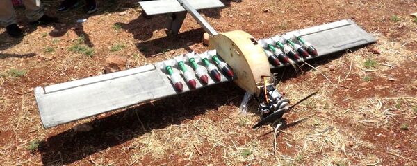 مضادات الجيش السوري تسقط طائرة مسيرة مذخرة بقنابل شديدة الانفجار شمال حماة - سبوتنيك عربي