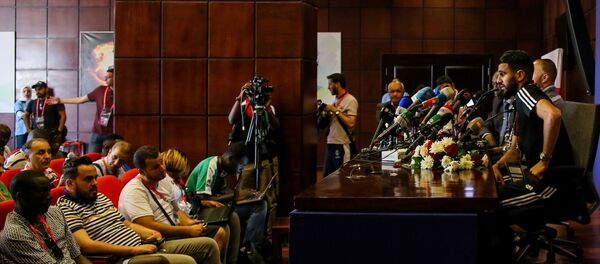 اللاعب الجزائري رياض محرز في مؤتمر صحفي بكأس الأمم الأفريقية 2019 في مصر - سبوتنيك عربي