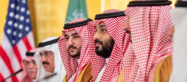 ولي العهد السعودي الأمير محمد بن سلمان خلال مأدبة إفطار عمل مع الرئيس الأمريكي دونالد ترامب في قمة قادة مجموعة العشرين في أوساكا - سبوتنيك عربي