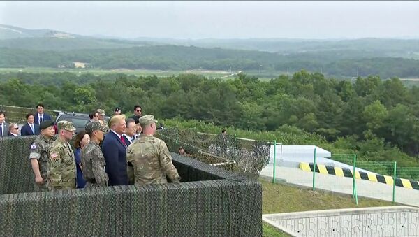 الرئيس الأمريكي ترامب على الحدود بين الكوريتين - سبوتنيك عربي