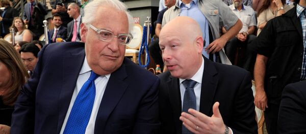 السفير الأمريكي في إسرائيل ديفيد فريدمان، ومبعوث ترامب إلى الشرق الأوسط، جيسون غرينبلات - سبوتنيك عربي