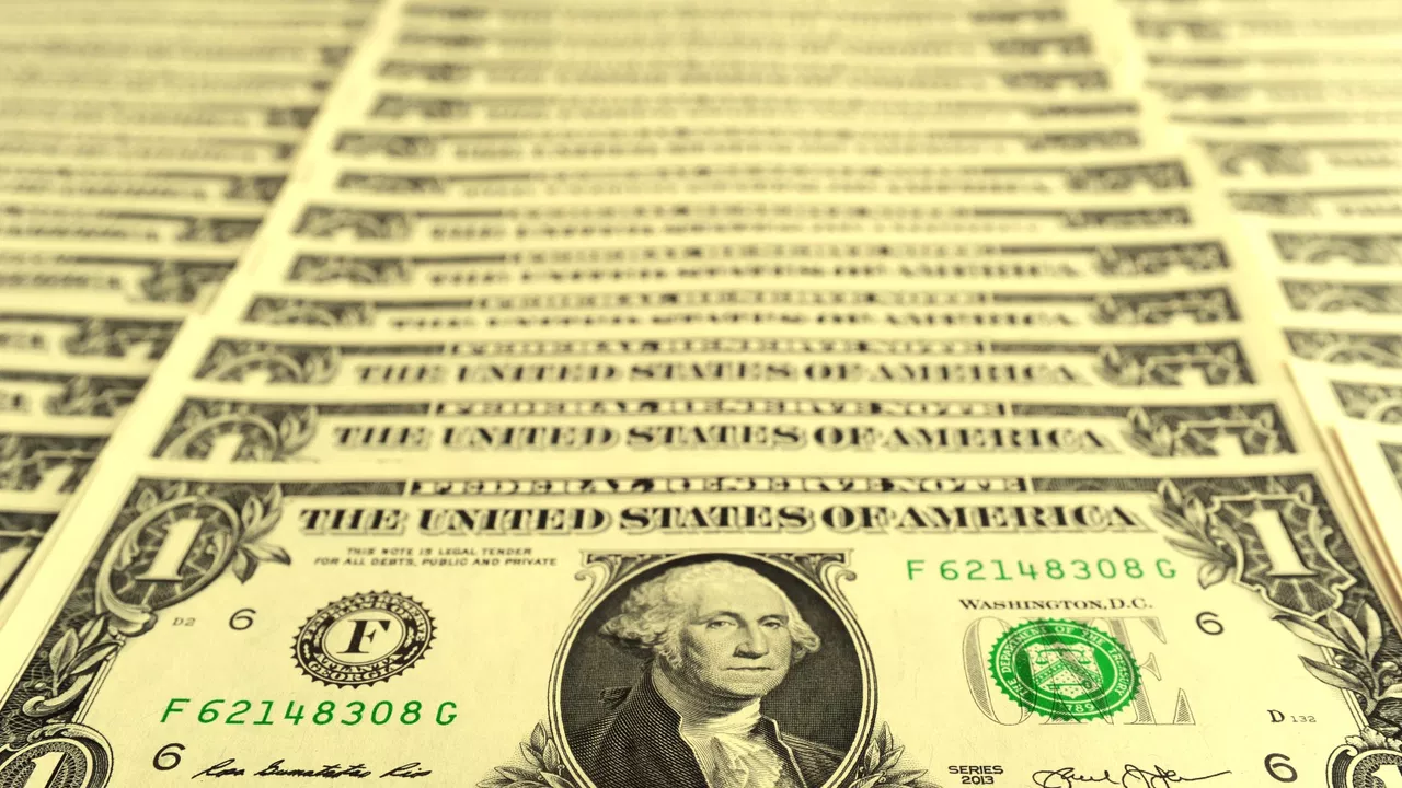 قفزة للدولار في اليوم الأول بعد قرار تثبيت سعر الفائدة: 47.2