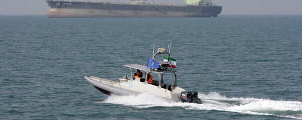 زورق سريع تابع إلى الحرس الثوري الإيراني في الخليج زورق سريع تابع إلى الحرس الثوري الإيراني في الخليج - سبوتنيك عربي