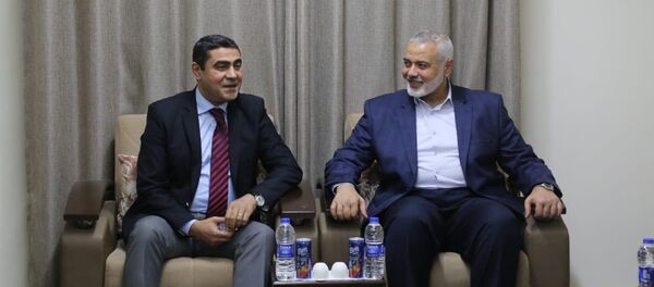 إسماعيل هنية رئيس حركة حماس خلال استقباله وفد المخابرات المصري - سبوتنيك عربي