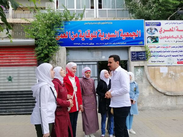 فتاة حلبية كفيفة الأولى بالبكالوريا رغم انقطاعها عن مدرستها خلال الحرب... فيديو وصور - سبوتنيك عربي