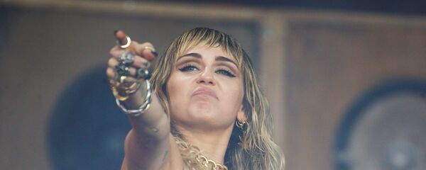 المطربة والممثلة الأمريكية مايلي سايرس - سبوتنيك عربي