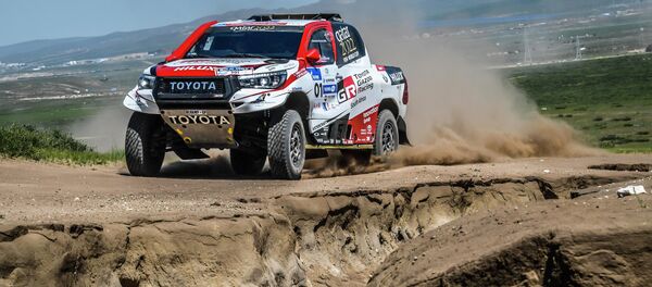 سيارة ناصر العطية في سباق رالي طريق الحرير سيارة ناصر العطية في سباق رالي طريق الحرير - سبوتنيك عربي