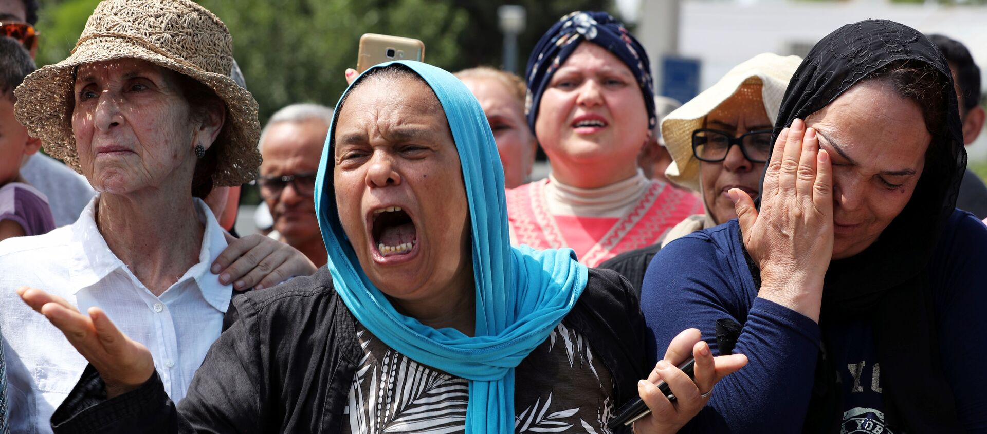 تونس تشيع جنازة الرئيس الباجي قايد السبسي الذي توفي عن عمر ناهز 92 عامًا - سبوتنيك عربي, 1920, 24.11.2019