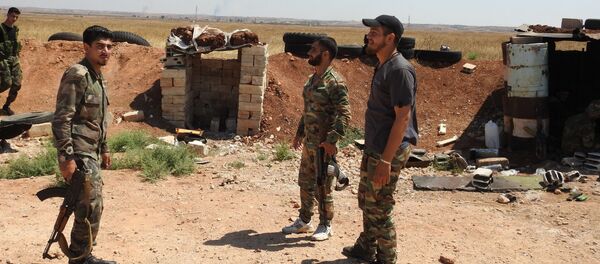 انتشار الجيش السوري على طريق استراتيجي شمال حماة بعد تحريره - سبوتنيك عربي