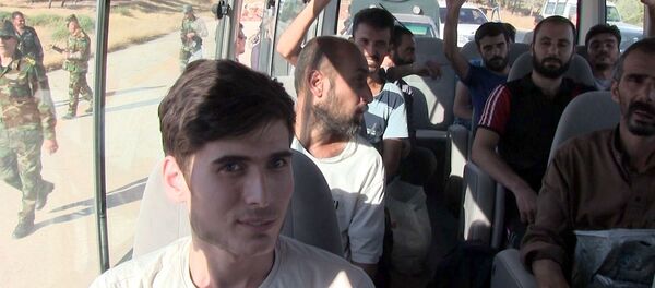 تحرير جنديين سوريين و13 مدنيا كانت اختطفتهم جبهة النصرة منذ سنوات - سبوتنيك عربي