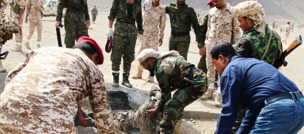  الهجوم على معسكر الجلاء في عدن - اليمن - الجيش اليمني - سبوتنيك عربي