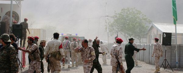 الهجوم على معسكر الجلاء في عدن - اليمن - الجيش اليمني - سبوتنيك عربي