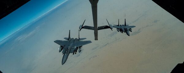  طائرة إف-15إ الأمريكية فوق منطقة الخليج العربي، إيران، 1 أغسطس/ آب 2019 - سبوتنيك عربي