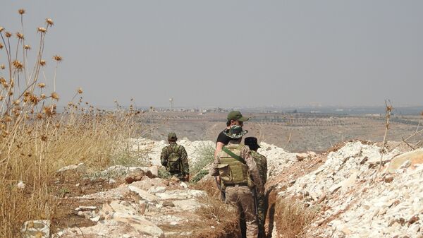 بالفيديو والصور.. سبوتنيك ترصد هدوء الجبهات على خطوط التماس بريفي حماة وإدلب بالفيديو والصور.. سبوتنيك ترصد هدوء الجبهات على خطوط التماس بريفي حماة وإدلب - سبوتنيك عربي