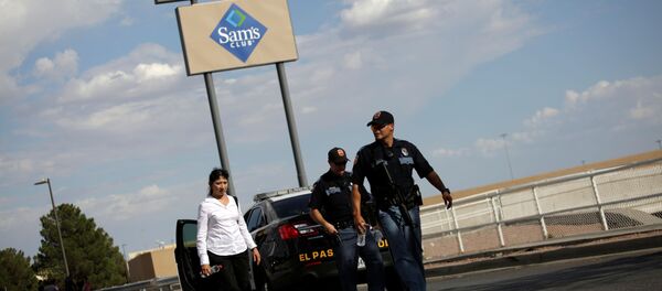 موقع إطلاق النار في مدينة إل باسو بولاية تكساس، الولايات المتحدة الأمريكية، 4 أغسطس/آب 2019 - سبوتنيك عربي