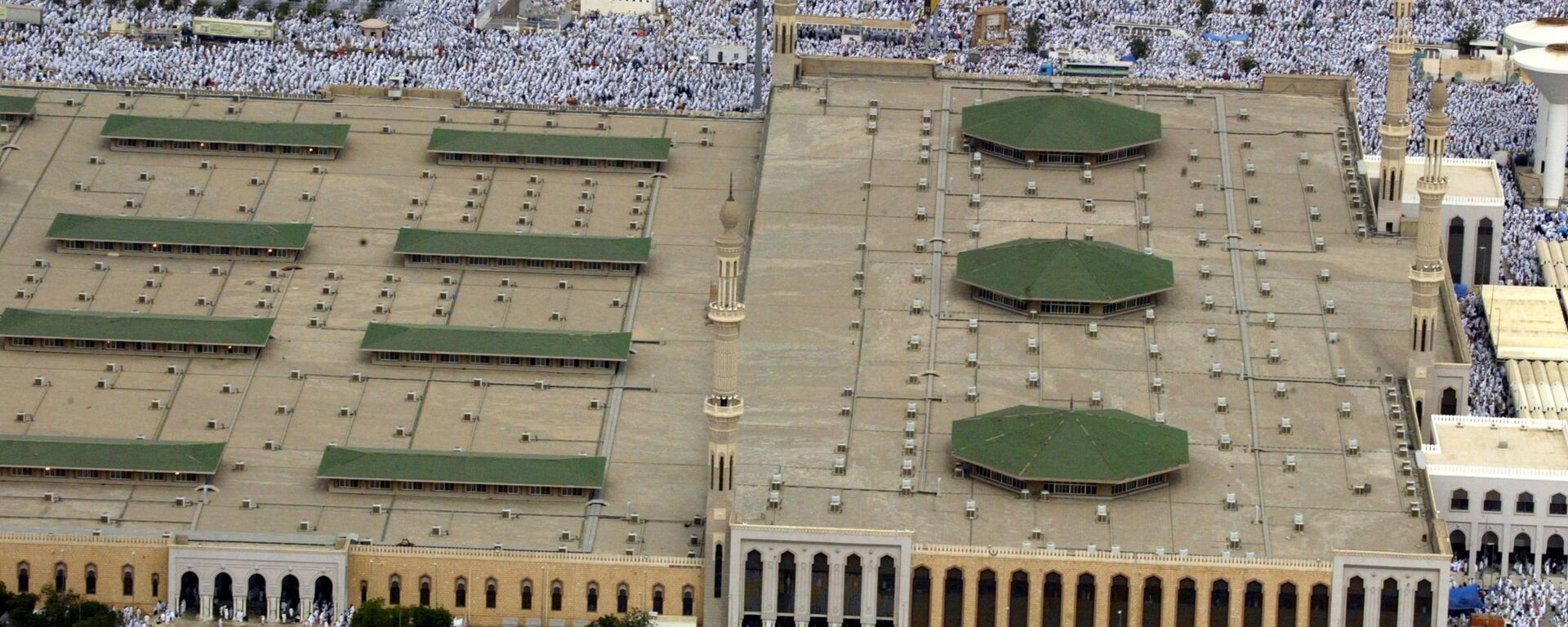 الحجاج يتجمعون حول مسجد نمرة في مكة خلال موسم الحج، المملكة العربية السعودية - سبوتنيك عربي, 1920, 06.07.2022