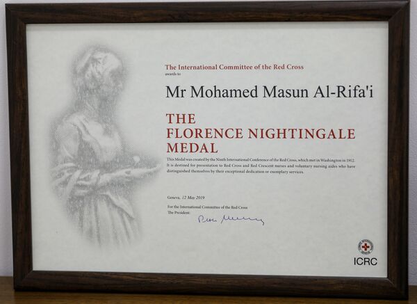 الصليب الأحمر يمنح مسعفا سوريا أعلى وسام دولي للممرضين - سبوتنيك عربي