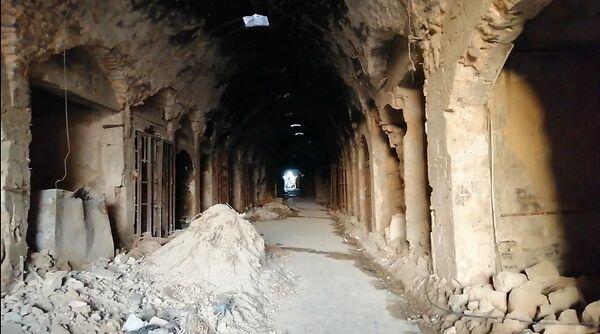 بعد الدمار... أسواق حلب الأثرية تبدأ رحلة عودتها كـأكبر سوبر ماركت في العالم (فيديو وصور) بعد الدمار... أسواق حلب الأثرية تبدأ رحلة عودتها كـأكبر سوبر ماركت في العالم (فيديو وصور) - سبوتنيك عربي