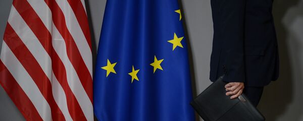 علم الاتحاد الأوروبي والولايات المتحدة  - سبوتنيك عربي